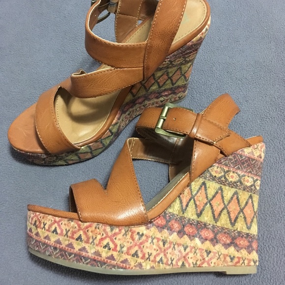 Olive Street wedges - Picture 2 of 3